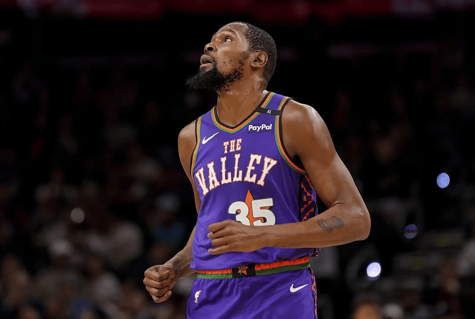 PG-杜兰特连续十五场比赛得分超过持续失利，加拿大队不断突破！引发球迷热议的简单介绍-PG